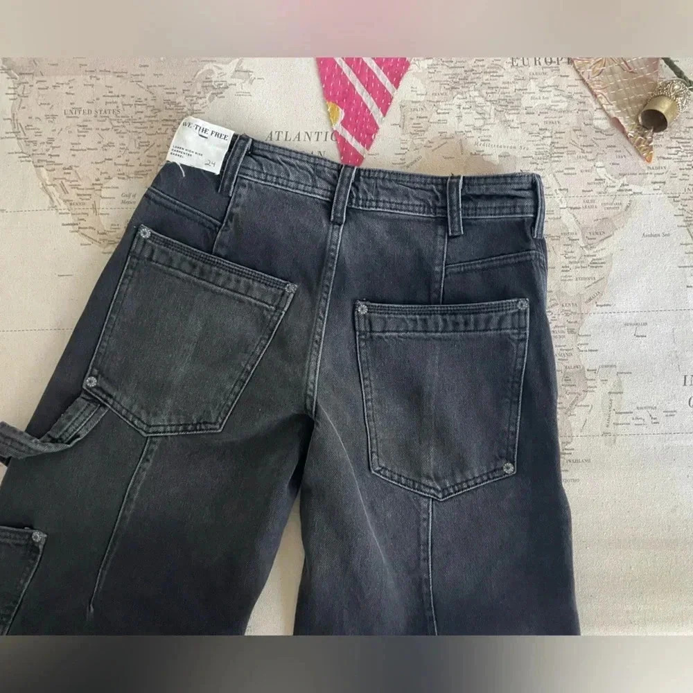 We The Free Loren High Rise Carpenter Barrel Jeans New with Size Tag MSRP 148$ - Picture 5 of 11